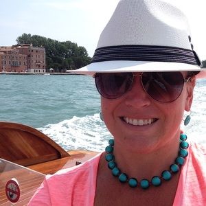 Meet your Posher, Andrea