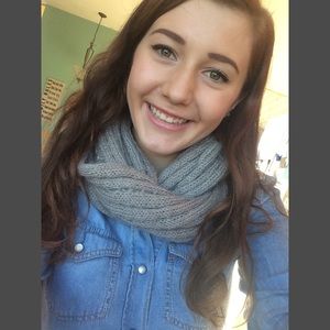 Meet your Posher, Olivia