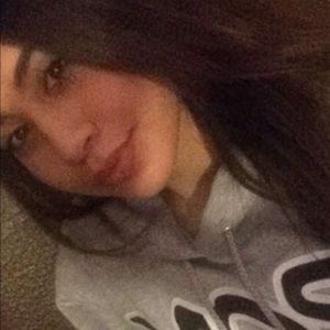 Meet your Posher, Claudia