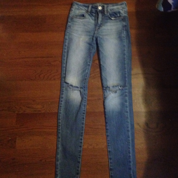 American Eagle ripped High rise jegging - Picture 2 of 3