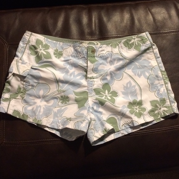 Like new O'Neill board shorts