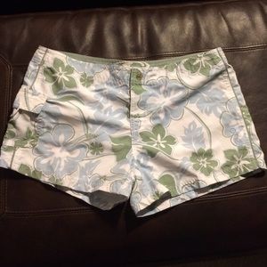Like new O'Neill board shorts