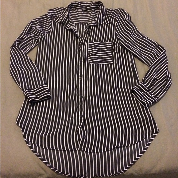 XSOLDX Black & White Striped Oversized Blouse
