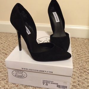 Steve Madden Varcityy Black Suede Pumps NIB