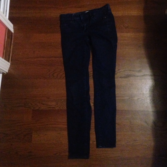 Abercrombie low waisted dark wash jeggings - Picture 2 of 3