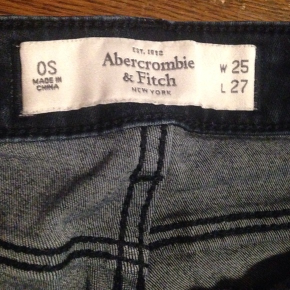 Abercrombie low waisted dark wash jeggings - Picture 3 of 3