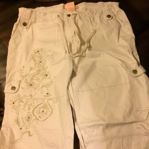 👖🎉REDUCED🎉👖Stylish Embellished Cargo Pants