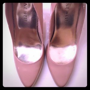 Nine West tan patent leather pumps