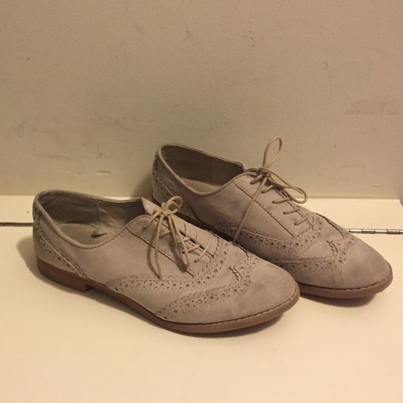 lightly used oxfords.