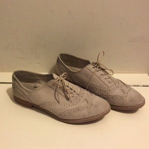 lightly used oxfords.