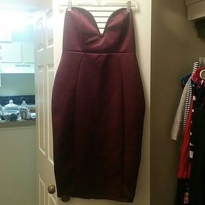 Brand new boohoo maroon sweet heart neckmidi dress