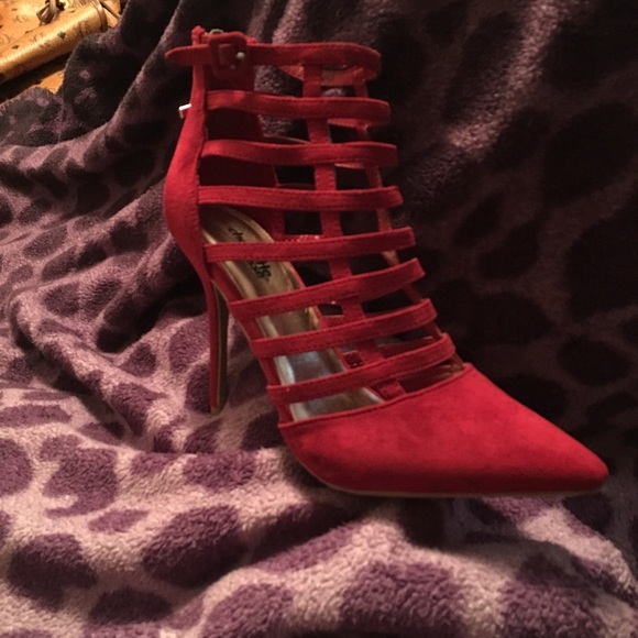 Shoes - Picture 2 of 2