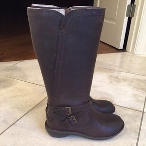 Great Christmas Gift!! UGG Leather Boots