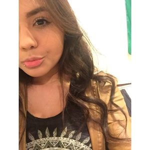 Meet your Posher, Marissa