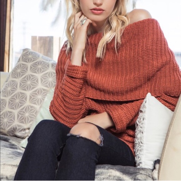 Tops - 🆕SYDNEY knit off shoulder sweater top - RUST