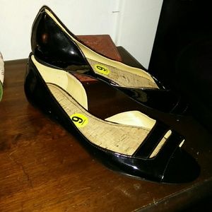 SALE!! NWOB Nine West Black Patent Flats size 9!