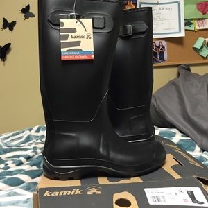 Black kamik brand rain boots never been worn