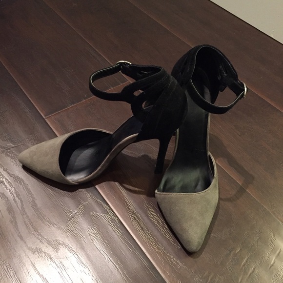 Shoemint Shoes - Simple and chic two-tone D'Orsay heels.