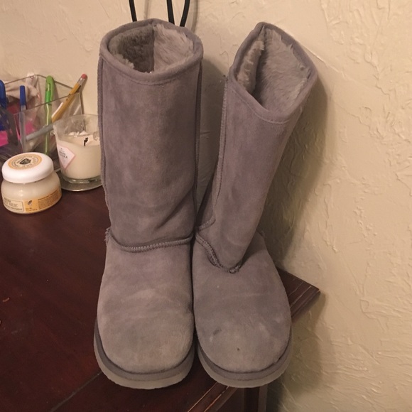 Grey winter boots