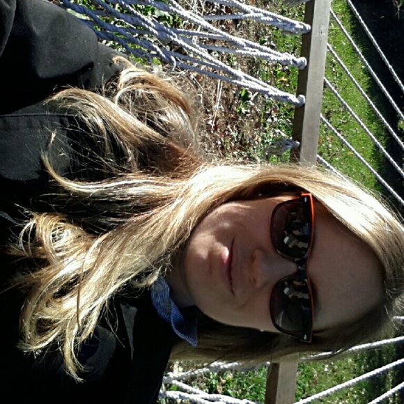 Meet your Posher, Sarah-eva