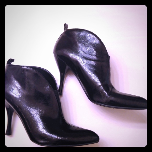 Enzo Angiolini booties