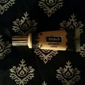 Kat von D lock it concealer