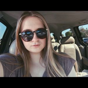 Meet your Posher, Mikayla