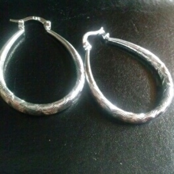 Silver earrings oblong hoop