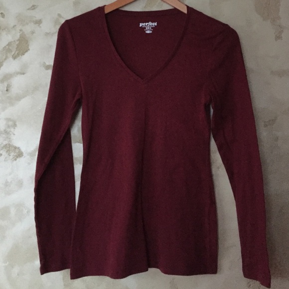 Red Old Navy v neck.