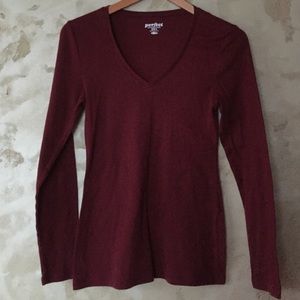 Red Old Navy v neck.