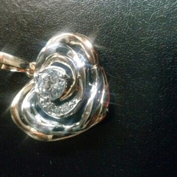 Heart Pendant - Picture 2 of 4