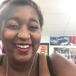 Meet your Posher, Simone