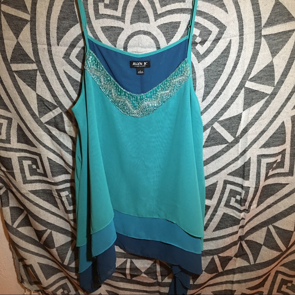 Three toned top.