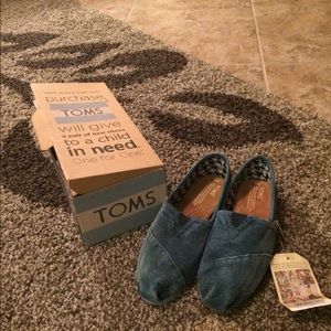 Toms