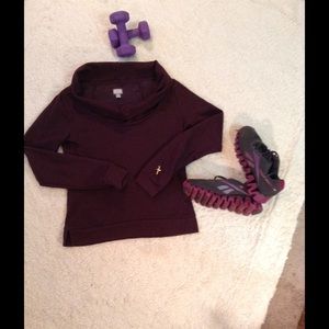 💕💕Converse sweater size smal💕💕