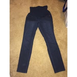Dark wash maternity skinny jeans
