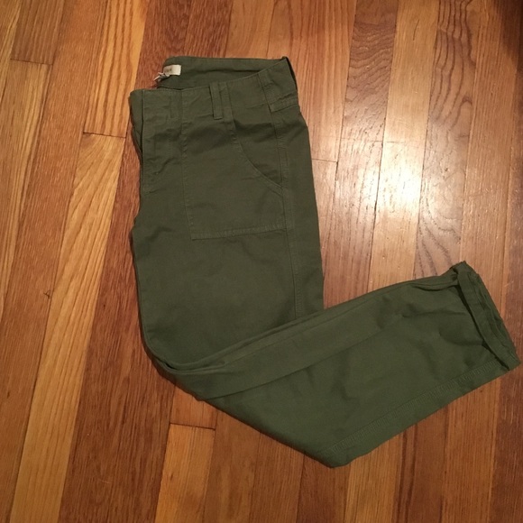 Cargo pants never worn !!