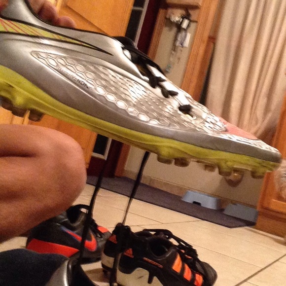 Nike Diamond HyperVenom - Picture 2 of 4
