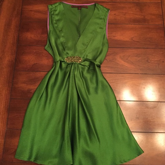 a common thread Tops - BEAUTIFUL green silk DESIGNER TOP. Small