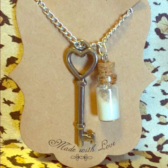 Love love love this necklace!