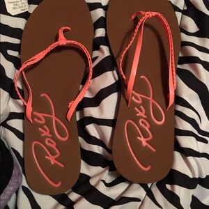 Roxy sandals