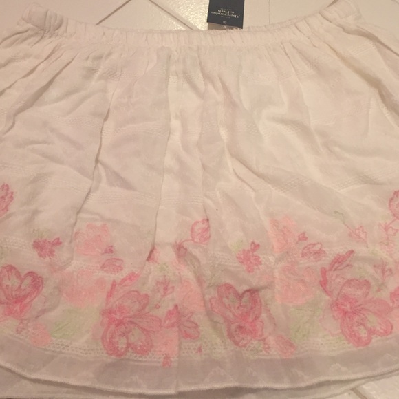 NEW!!! Never worn, Mini skirt