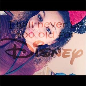 Meet your Posher, Riana