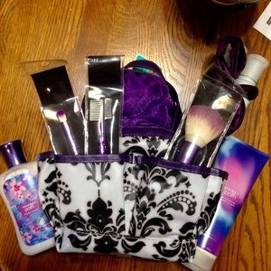 Bath and Body works and elf makeup brushes NEW💜