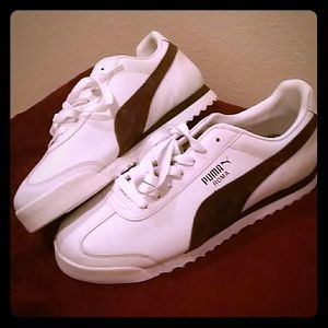 NWOT Puma Roma sneaks!! Size 9