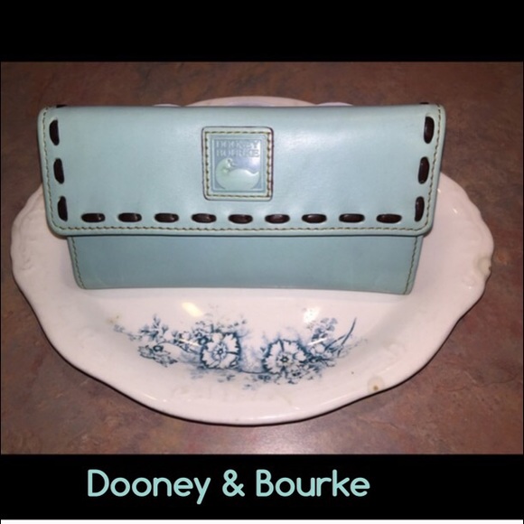 💠 Dooney & Bourke💠 Rare Aqua Leather Wallet