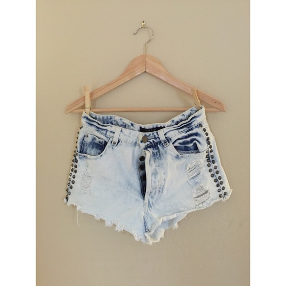 ⚡️FLASH SALE⚡️SYLK HighWaist AcidWash Denim Shorts