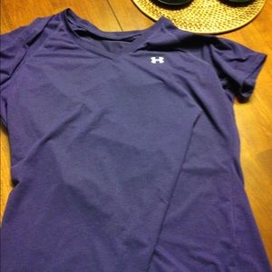 Large women's purple under armour t shirt