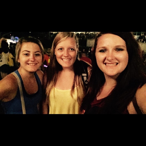 Meet your Posher, Skylar - Picture 3 of 4