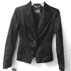MUST GO Black blazer